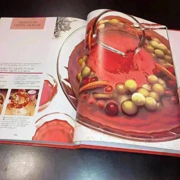 Vintage Christmas Cooking Crafts & Gifts Coffee Table Book Kitchen Decor EXC CON - Picture 7 of 12